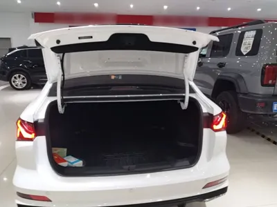 Roewe i5