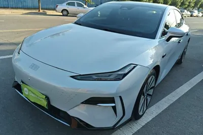 Geely Galaxy E8