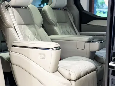 Volvo EM90