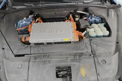 Nio ES8