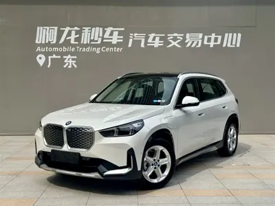 BMW iX1