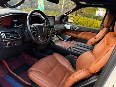 Lincoln Navigator