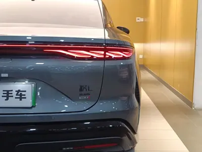 BYD 汉L