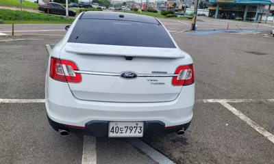 Ford Taurus