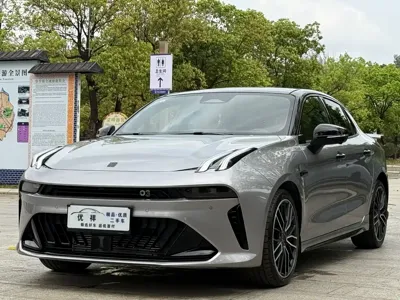 Lynk & Co 03