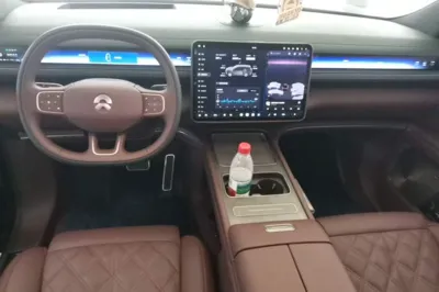 Nio ES8