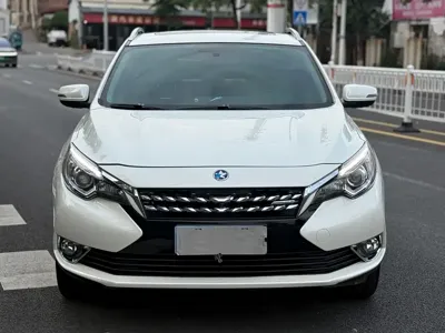 Venucia T90