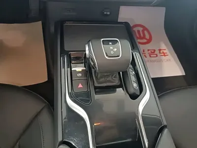 Hongqi Hongqi E-QM5