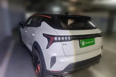 Lynk & Co 06