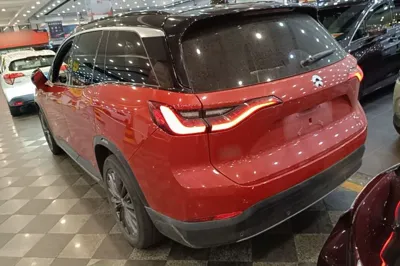 Nio ES8
