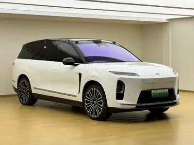 Nio ES8