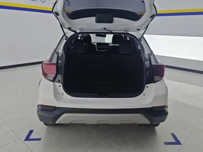 Toyota Yaris L