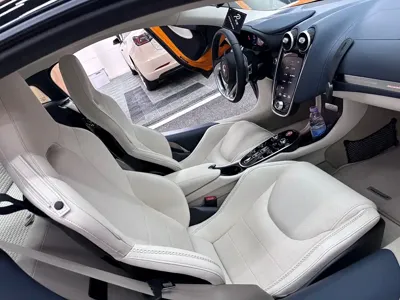McLaren GT
