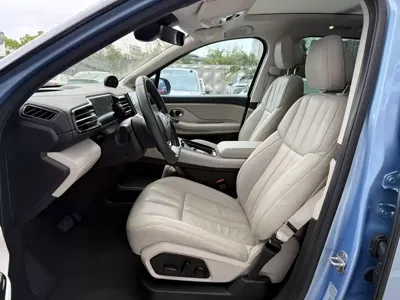 Nio ES8