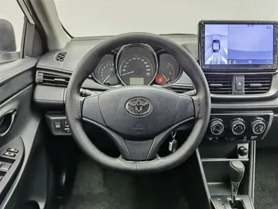 Toyota Yaris L