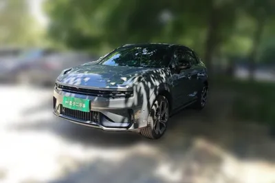 Lynk & Co 06