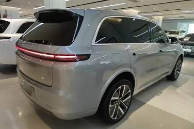 Li Auto L8