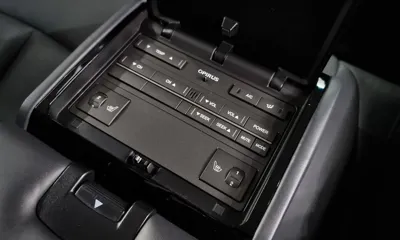 Kia Opirus