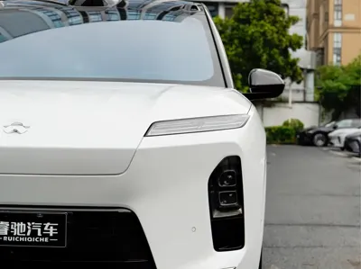 Nio ES8