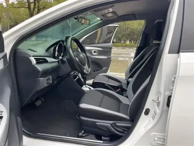 Toyota Yaris L