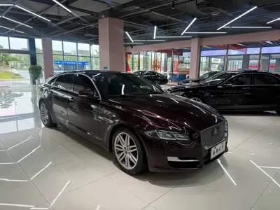 Jaguar XJ