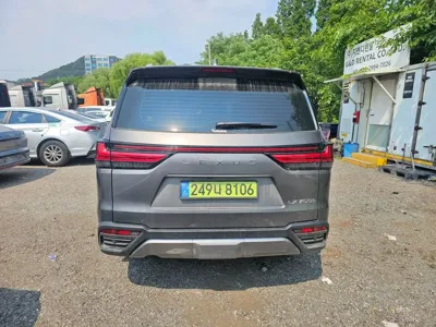 Lexus LX