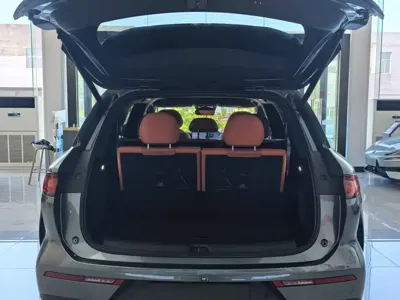 BYD 唐L