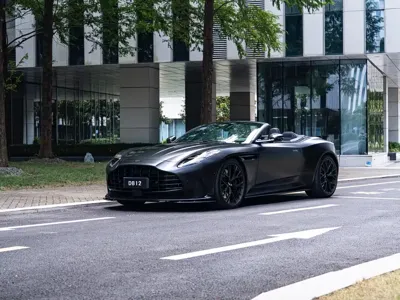 Aston Martin DB12