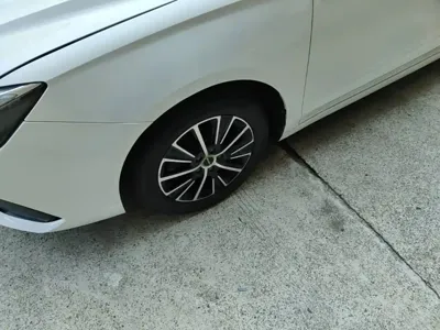 Roewe i5