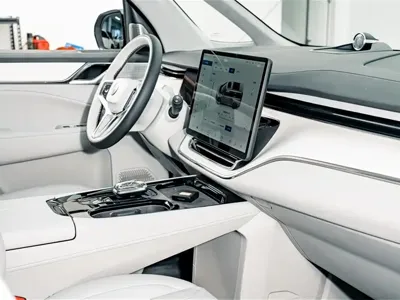 Volvo EM90