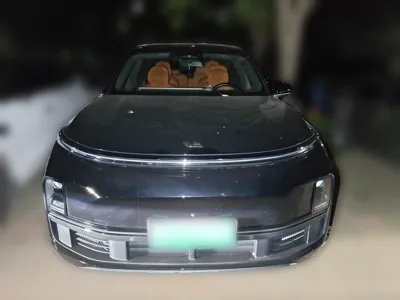Li Auto L8