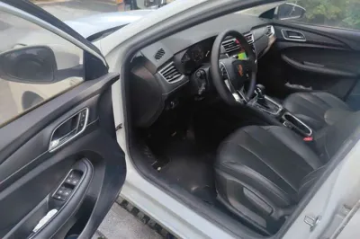 Roewe i5