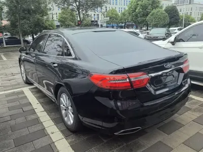 Ford Taurus