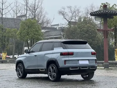 Geely ICON