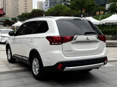 Mitsubishi Outlander (Import)