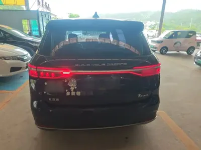 BYD MAX