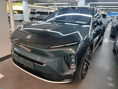 Nio ES8