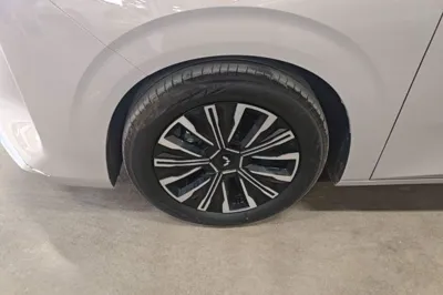 Wuling 730