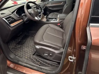 Roewe RX8