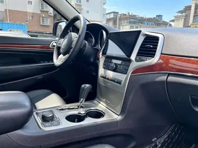 Jeep Grand Cherokee (Import)