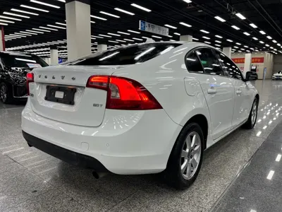Volvo S60 (Import)