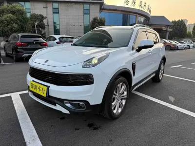 Lynk & Co 01
