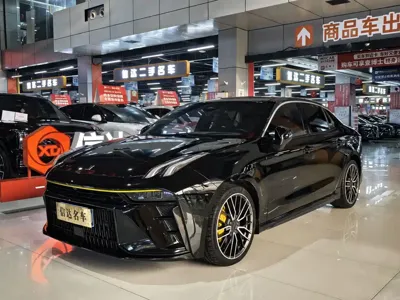 Lynk & Co 03