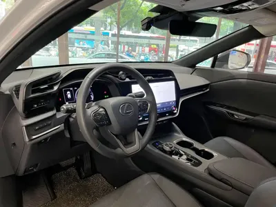 Lexus RZ