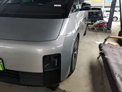 Li Auto Li MEGA