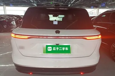 Nio ES8