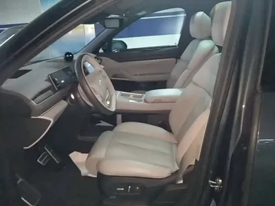 Nio ES8