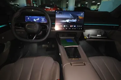 Lynk & Co 07