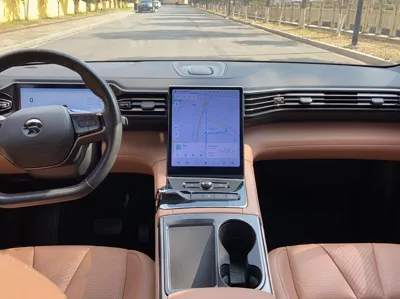 Nio ES8