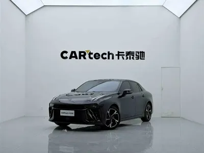 Lynk & Co 03